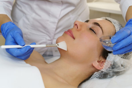 Learn how to do exactly the same luxury spa facials that we use in our award winning Isla Verde massage spa