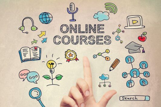 hand pointing to online course concept